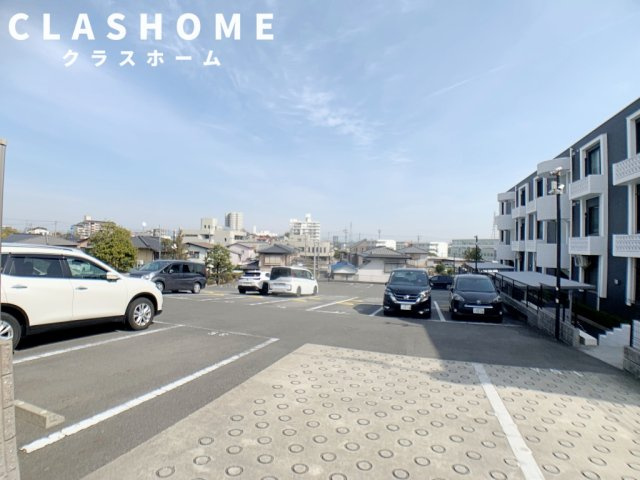 センチュリー住吉の駐車場