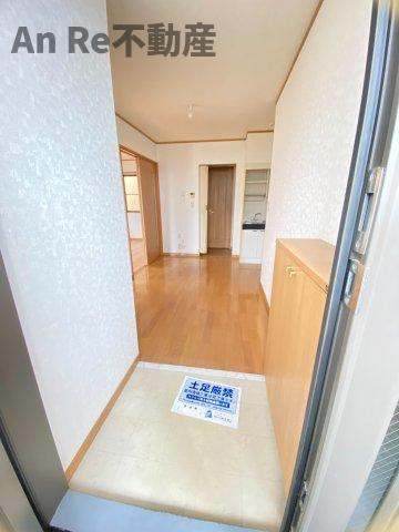 長蔵（ちょうぞう）マンションの玄関