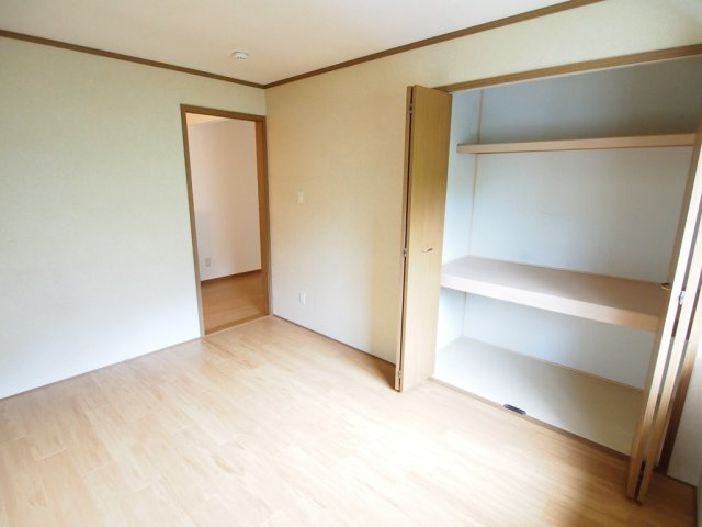 直方市大字山部のアパートの収納