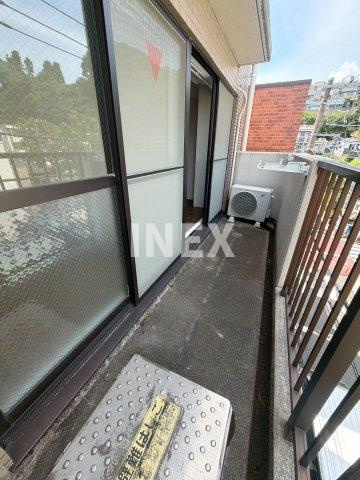 横浜市西区浅間町２丁目の賃貸マンションのバルコニー
