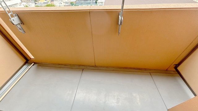 リヴェール白壁のバルコニー