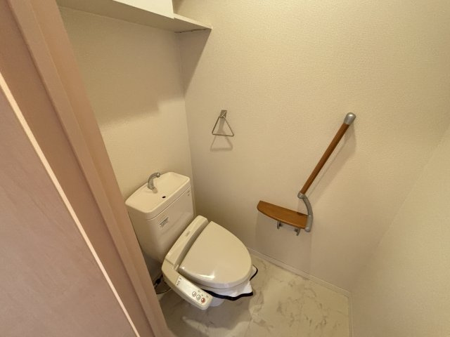 シャーメゾン昭栄のトイレ