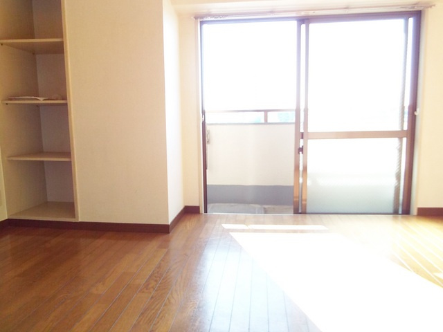 グランシャリオの洋室|冬でもぽかぽかのお部屋です♪