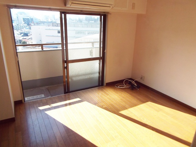 グランシャリオの洋室|暖房も節約になるかも。。。