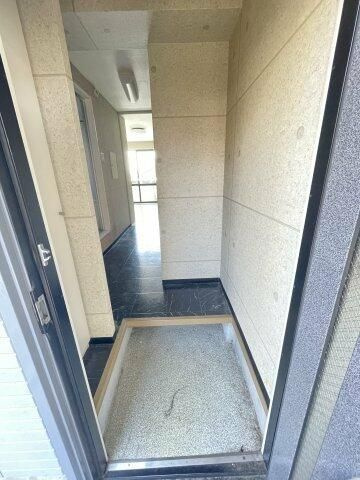 カーサルナの玄関