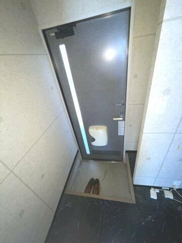 カーサルナの玄関