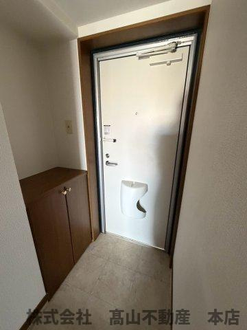 シーシャイン宮司の玄関