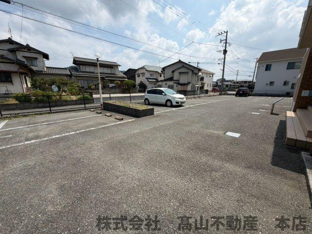 シーシャイン宮司の駐車場