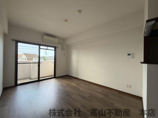 シーシャイン宮司の洋室
