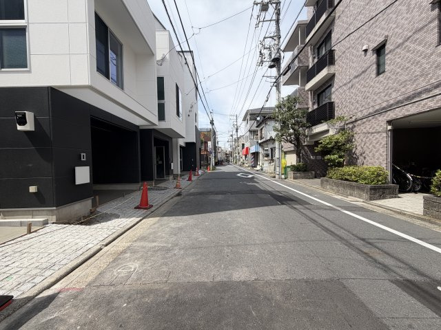 鶴見区元宮１丁目（新築戸建全4棟）【駅徒歩7分/LOW-Eガラス/オープン階段】の前面道路含む現地写真
