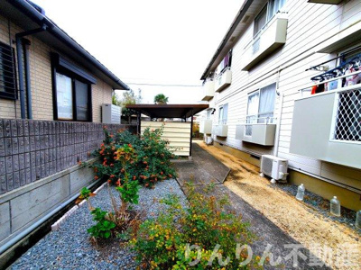 【庭】 | ハイツ森A・B | 簡単な家庭菜園も楽しめるお庭です
