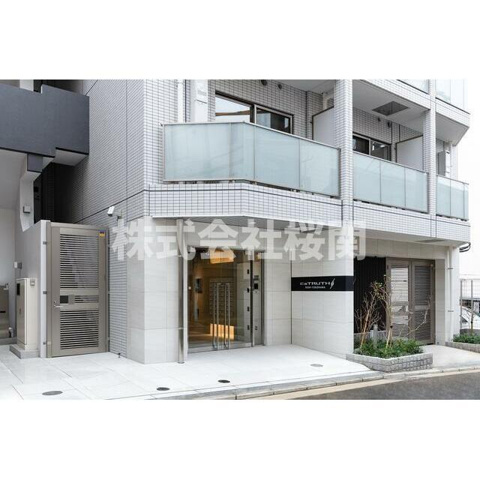 ＥｓＴＲＵＴＨ　ＮＩＳＨＩ－ＹＯＫＯＨＡＭＡの駐車場