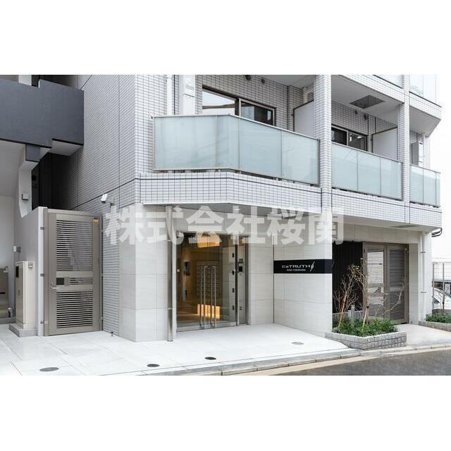 ＥｓＴＲＵＴＨ　ＮＩＳＨＩ－ＹＯＫＯＨＡＭＡのエントランス