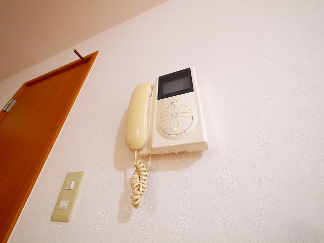 カーサベルデのセキュリティ|お顔が見えるモニター付きインターホンもございます。