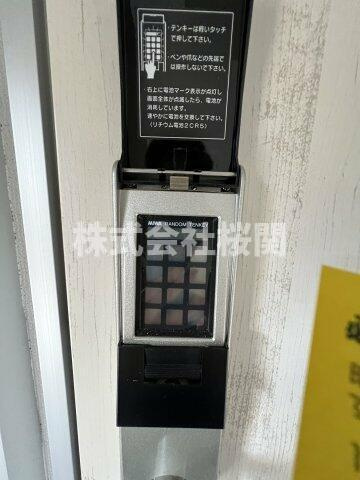 ＪＫ　ＰＡＬＡＣＥ森のセキュリティ|玄関ドアは電子キーです
