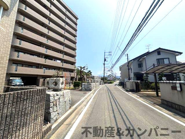 スプレンド保免の周辺|前面道路です