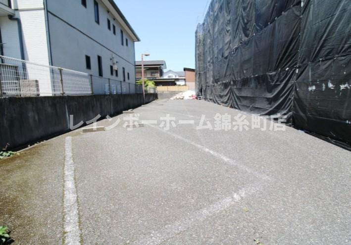 PLENDY北越谷の駐車場