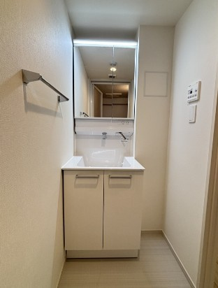 （仮称）埼玉県和光市新倉1丁目新築工事の独立洗面台|※同シリーズ別建物参考写真