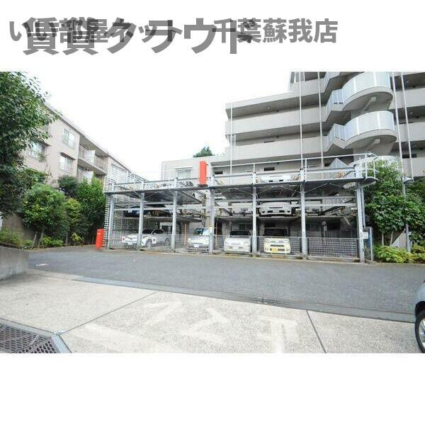 シャトーイノハナの駐車場|駐車スペースもあります