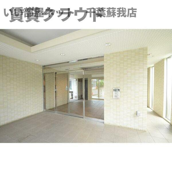 シャトーイノハナのエントランス|建物の内部です