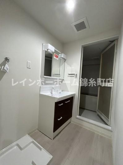 PLENDY北越谷の独立洗面台