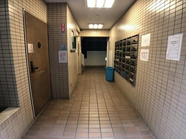 ワコーレアルス日本橋のロビー