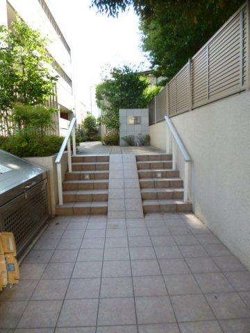 公孫樹邸のエントランス