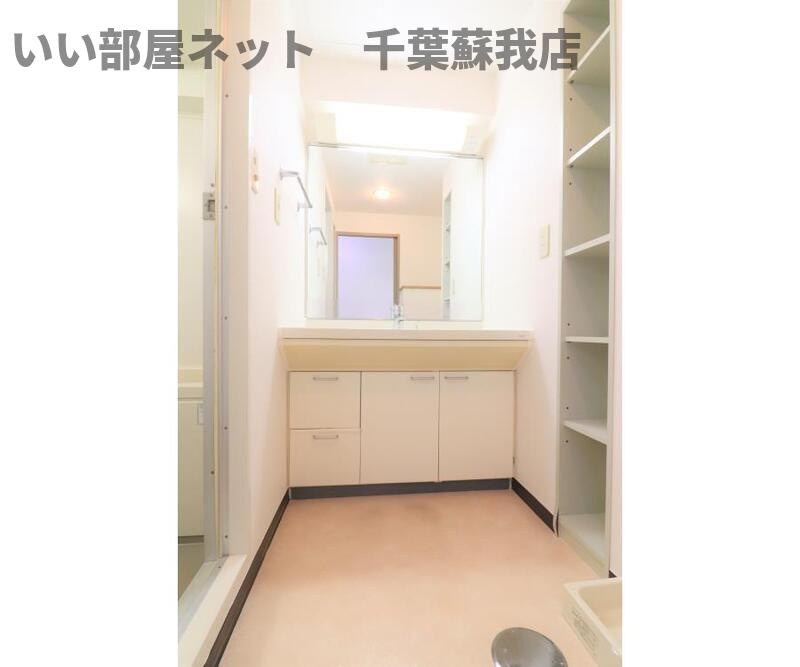 シャトーイノハナの洗面所|忙しい朝には欠かせない洗面所です
