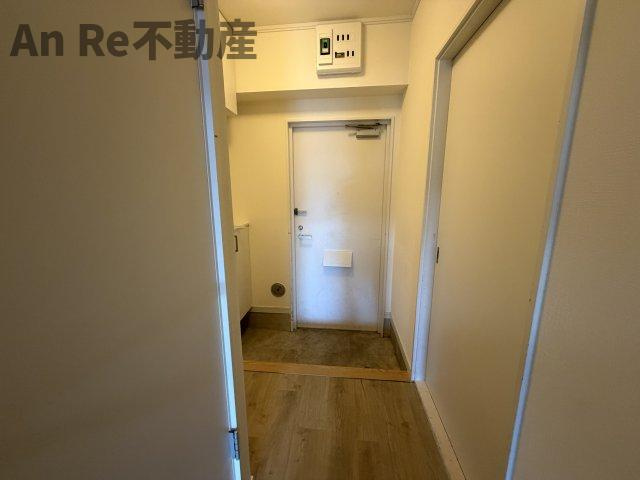 ロイヤルマンションの玄関