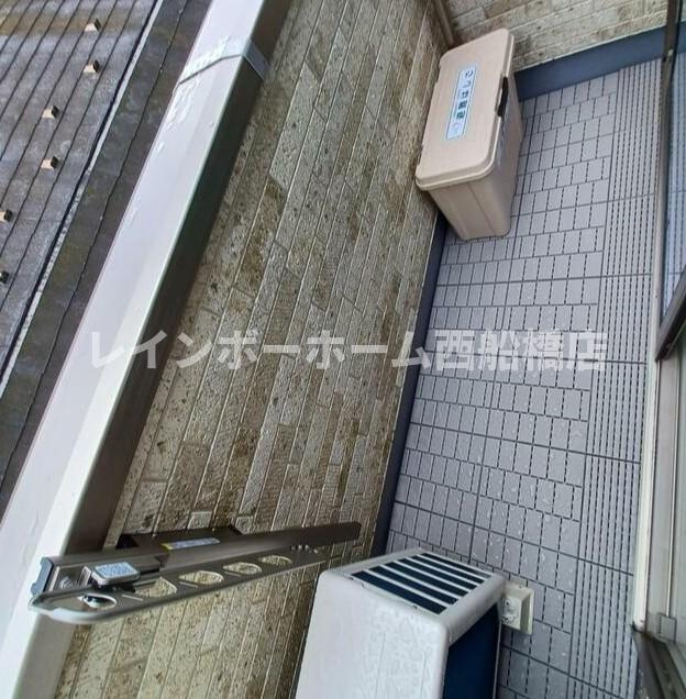 千葉市花見川区幕張町１丁目のアパートのバルコニー