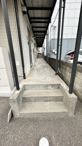 ジュネス国立のエントランス