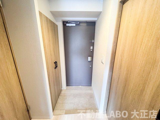 Louis Residence 弁天町 の玄関