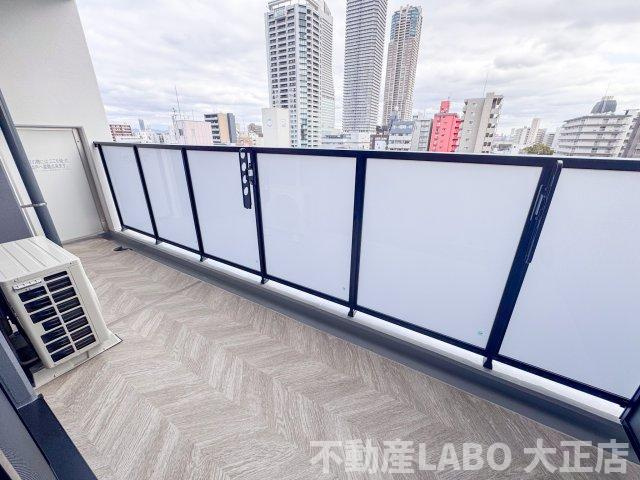 Louis Residence 弁天町 のバルコニー