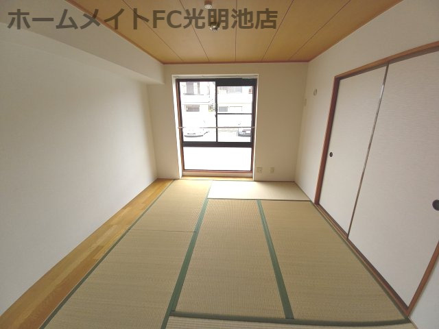 カーサ阪和の和室