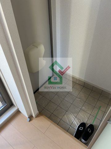 アサピリラニの玄関