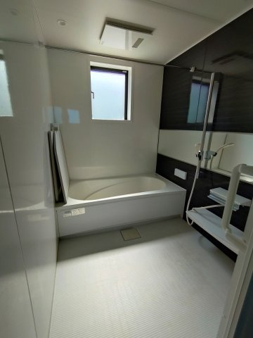 ■□R３年築日吉津村日吉津中古戸建□■の浴室|浴室となります。
しっかりと手入れが行き届いております。