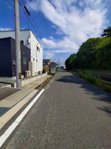 ■□R３年築日吉津村日吉津中古戸建□■の前面道路含む現地写真|こちらは伯耆大山駅方面となります。