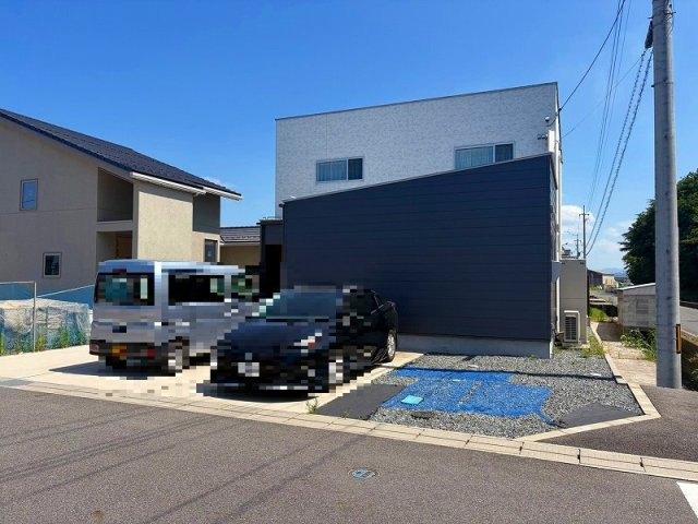 ■□R３年築日吉津村日吉津中古戸建□■のその他|おしゃれな外観です。
分譲地の一画となり、住環境も整っております。