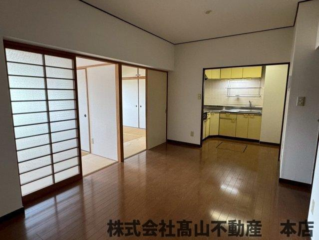 宗像市光岡の賃貸マンションの居間・リビング|※同間取り別部屋の写真です。