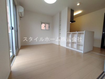 【居間・リビング】 | コンフォート | 別部屋写真です。