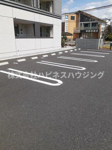 オリエンスの駐車場