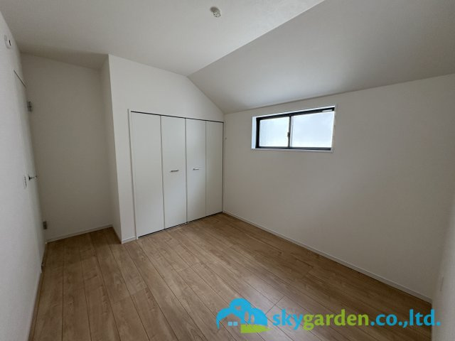藤沢市片瀬４期　未入居戸建　全３棟３号棟の子供部屋|子供部屋としても使い勝手の良いお部屋です