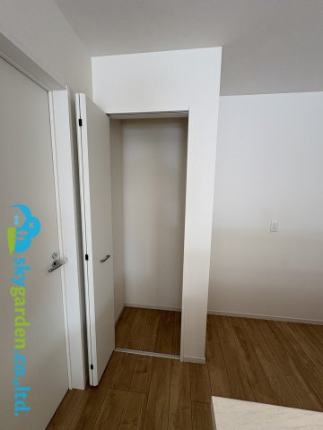 藤沢市片瀬４期　未入居戸建　全３棟３号棟の収納|キッチンうしろのパントリー