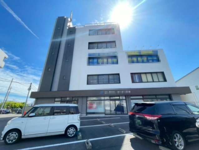 岡田ビルの外観