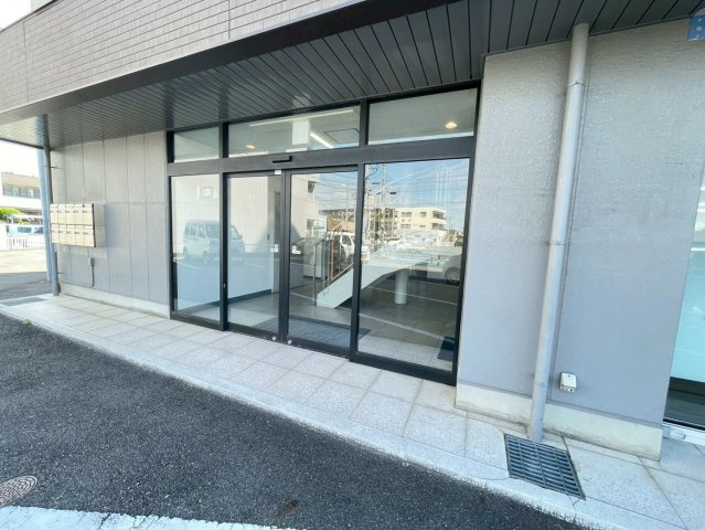 岡田ビルのエントランス