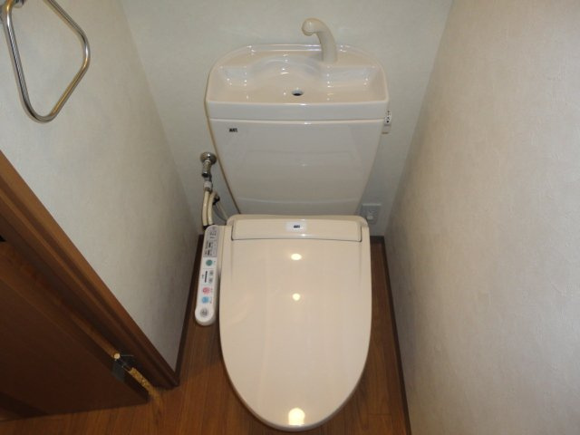 サンクチュアリⅤのトイレ|シャワー付トイレ