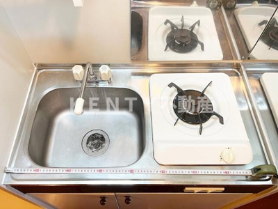 【キッチン】 | メインステージ不動前 | コンパクトなキッチンで掃除もラクラク