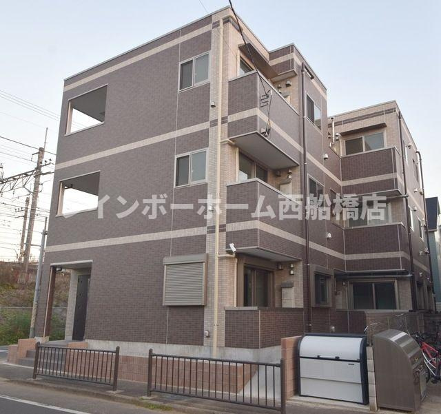 パインリーブスの外観