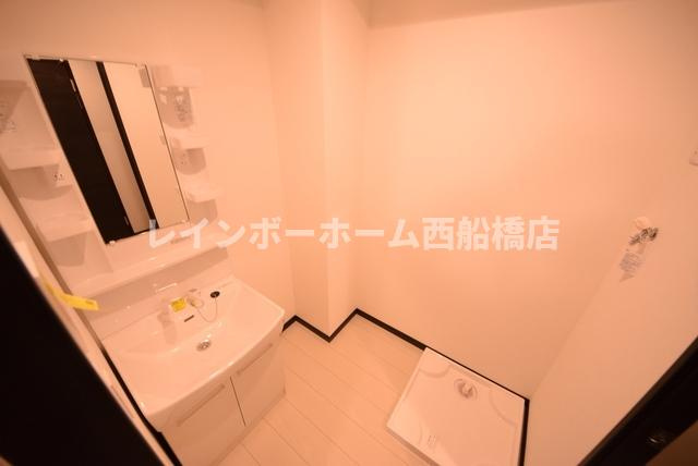 パインリーブスの独立洗面台