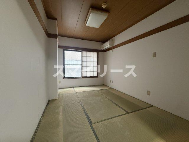 クリスタルマンションの和室
